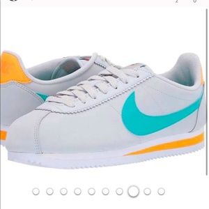 NEW NIKE CORTEZ LEATHER SNEAKERS (NBW NWT)